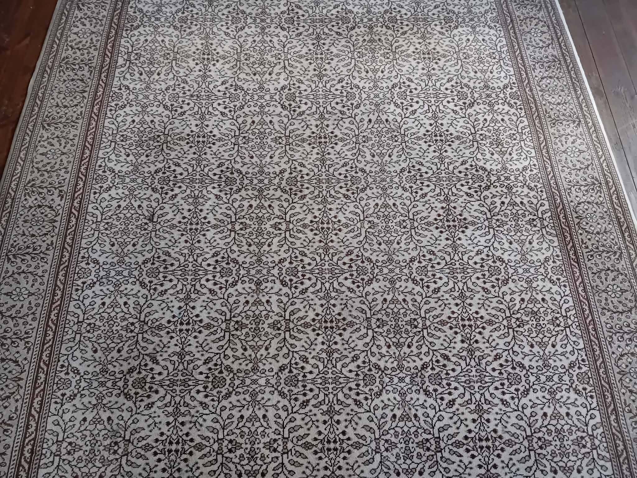 Handmade Anatolian carpet 303x197cm
