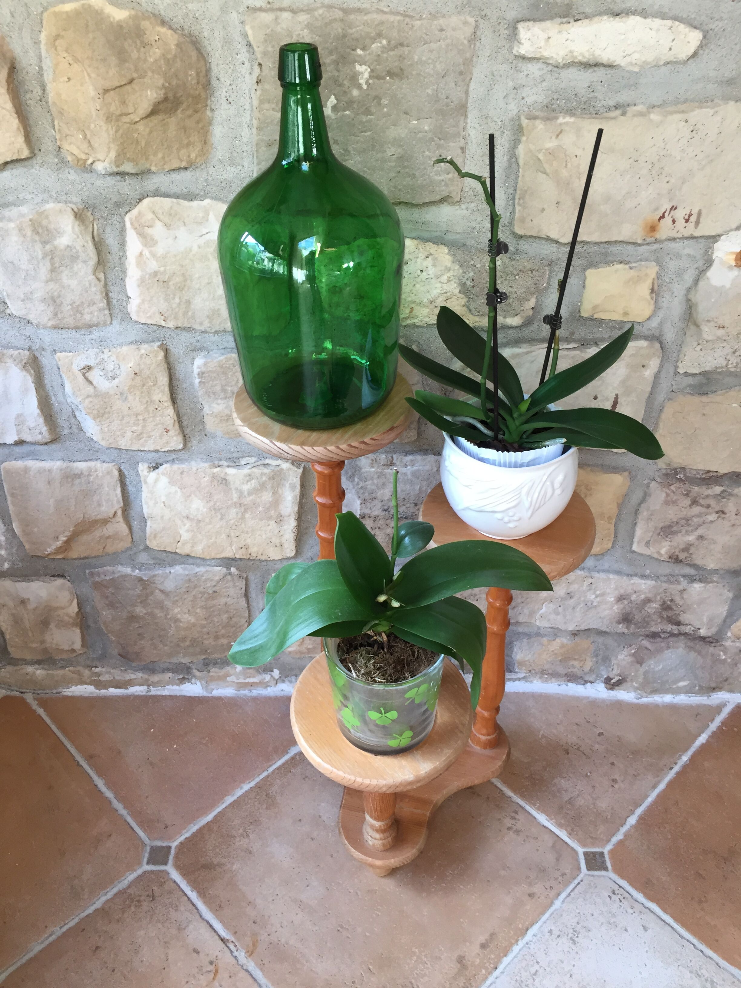 Porte plantes en bois 3 plateaux