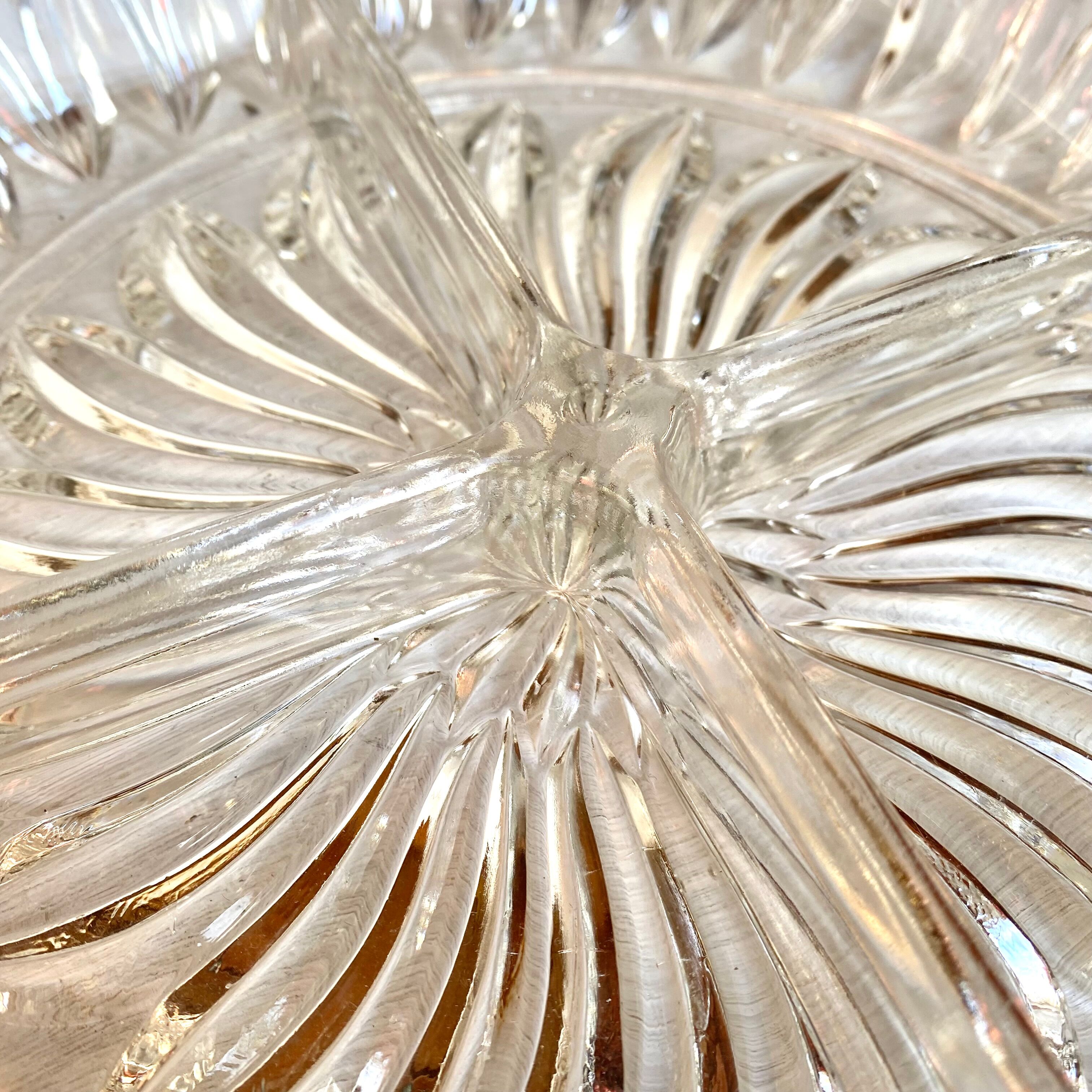 Glass dish with compartments