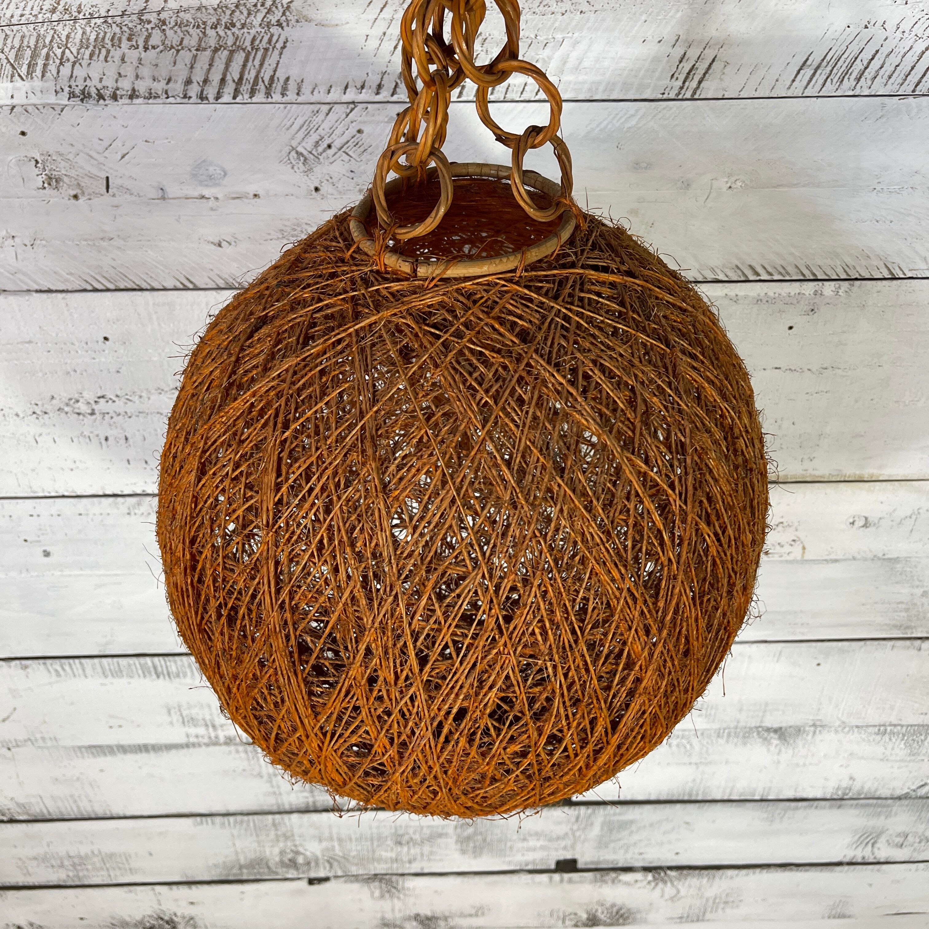 Vintage ball suspension