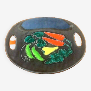 1970s Glazed ceramic serving dish decorated with peppers / chili peppers