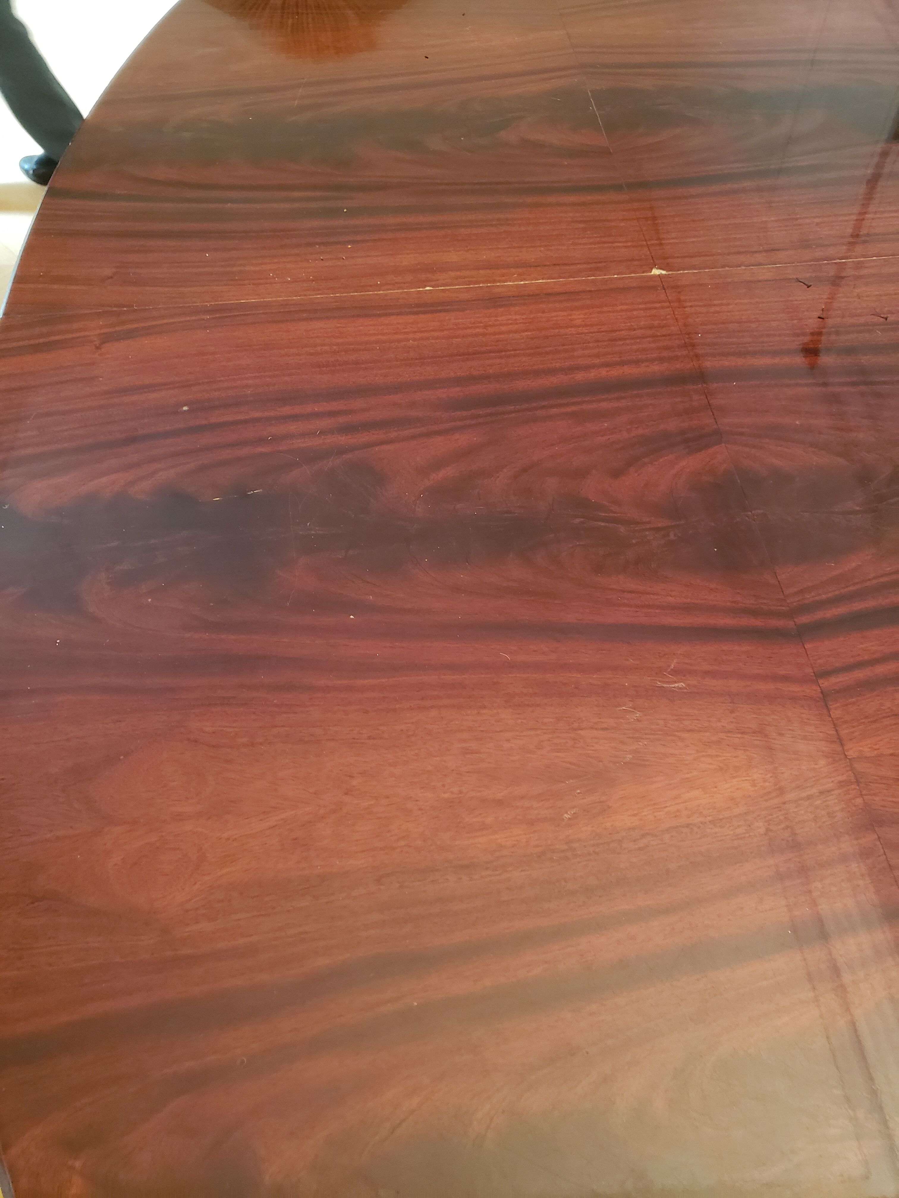 Louis XVI oval table in mahogany, 2 extensions