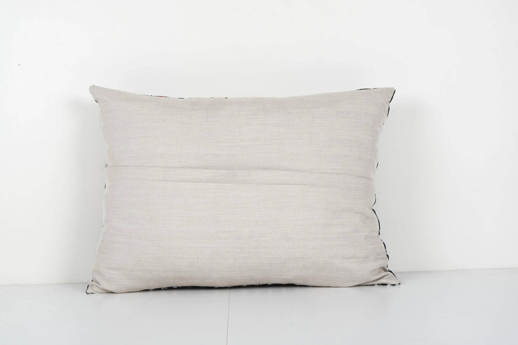 Vintage embroidered cushion cover 46x64 cm