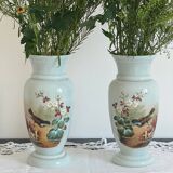 Paire de vases 19e en verre opaline signés