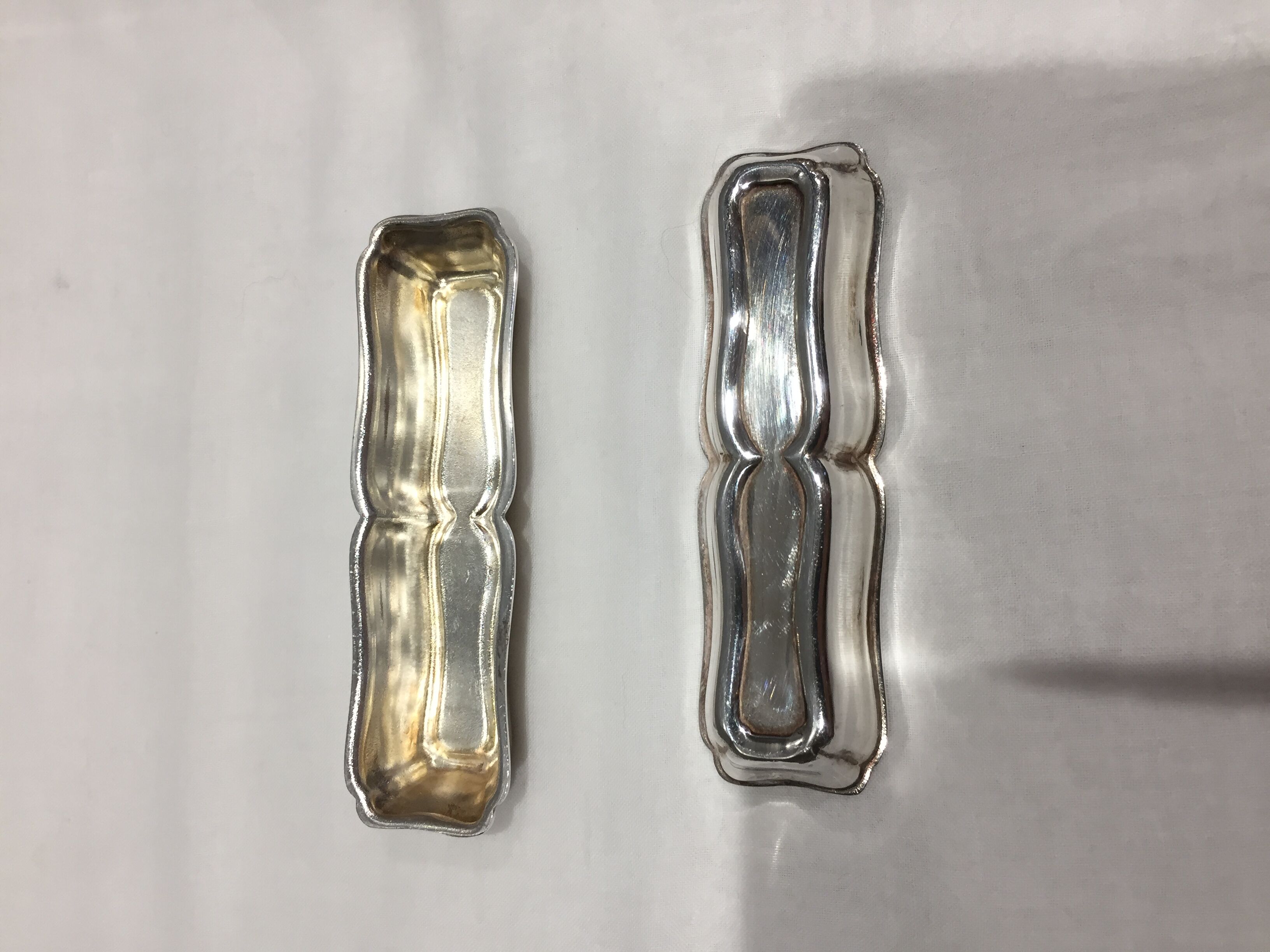 Lot of 12 silver metal knive holders