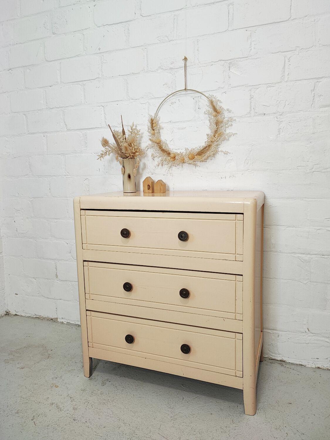 Vintage chest of drawers
