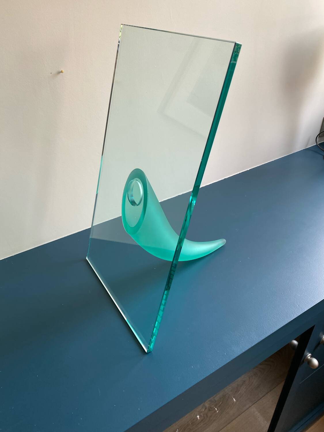 Strangeness against a wall Daum/Starck