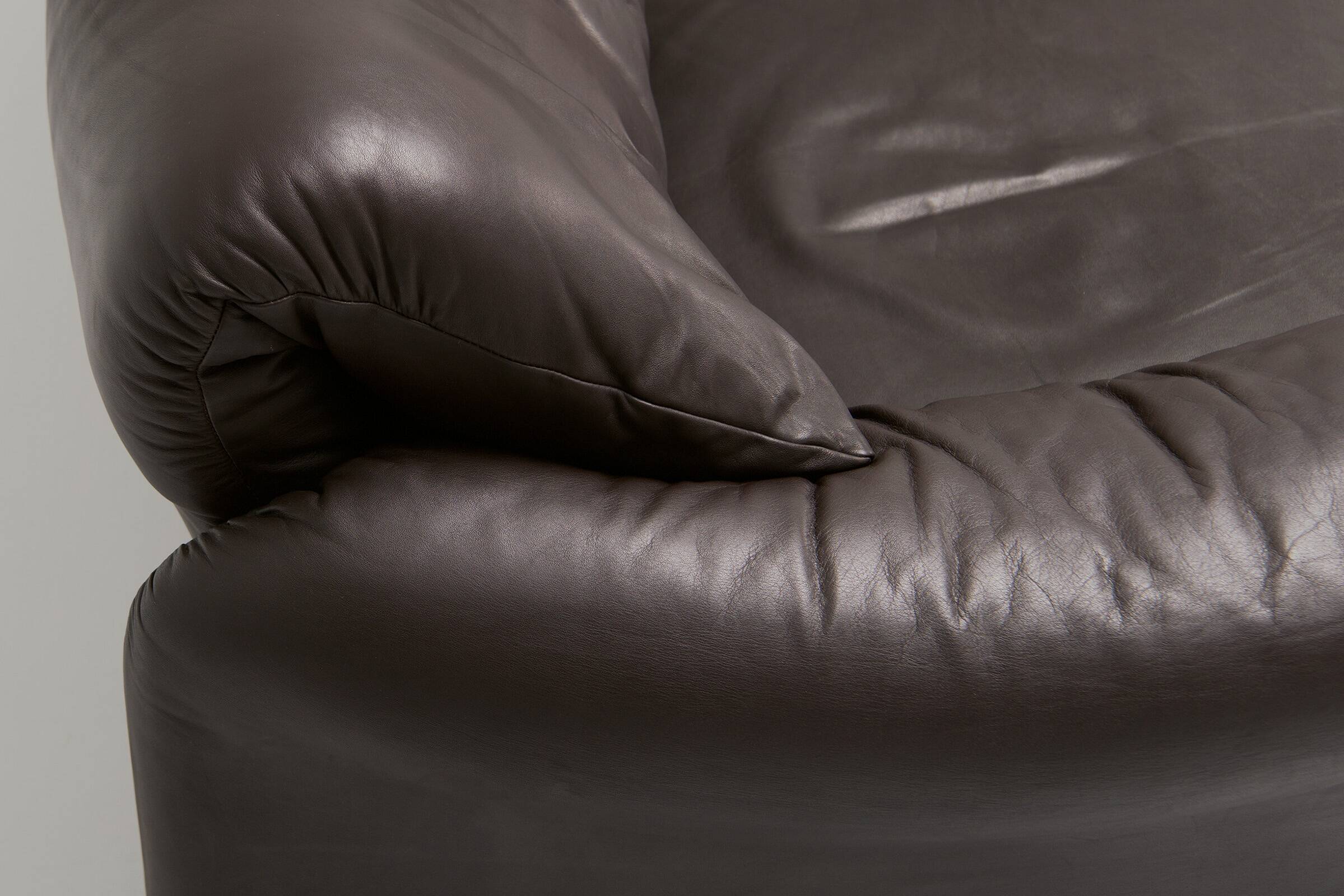 'Maralunga' 2-seater Sofa - Vico Magistretti