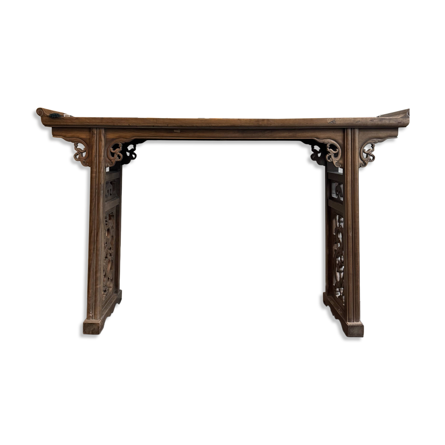 Chinese console in ancient elm, carved openwork legs and top g