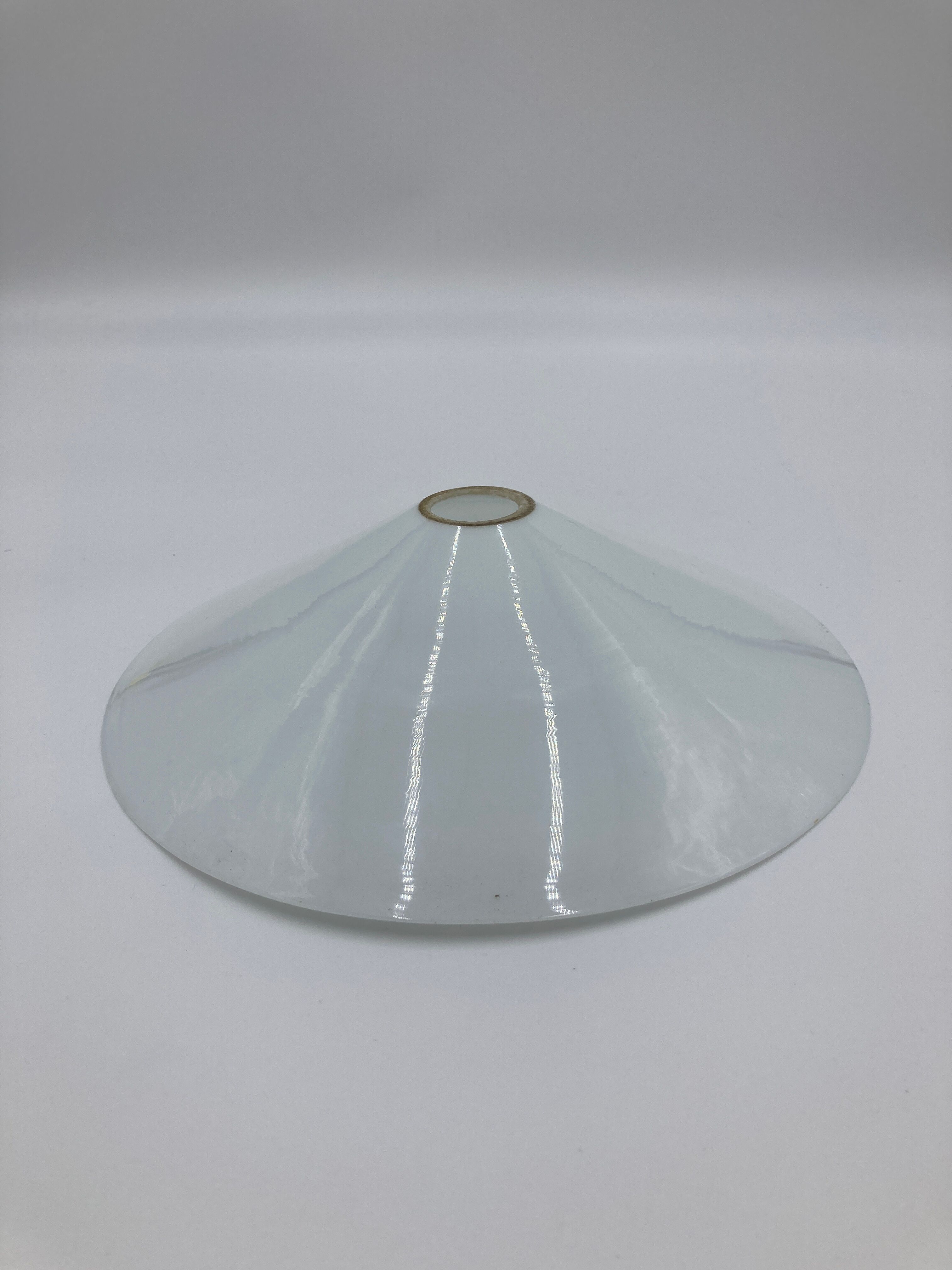 Glass wafer suspension