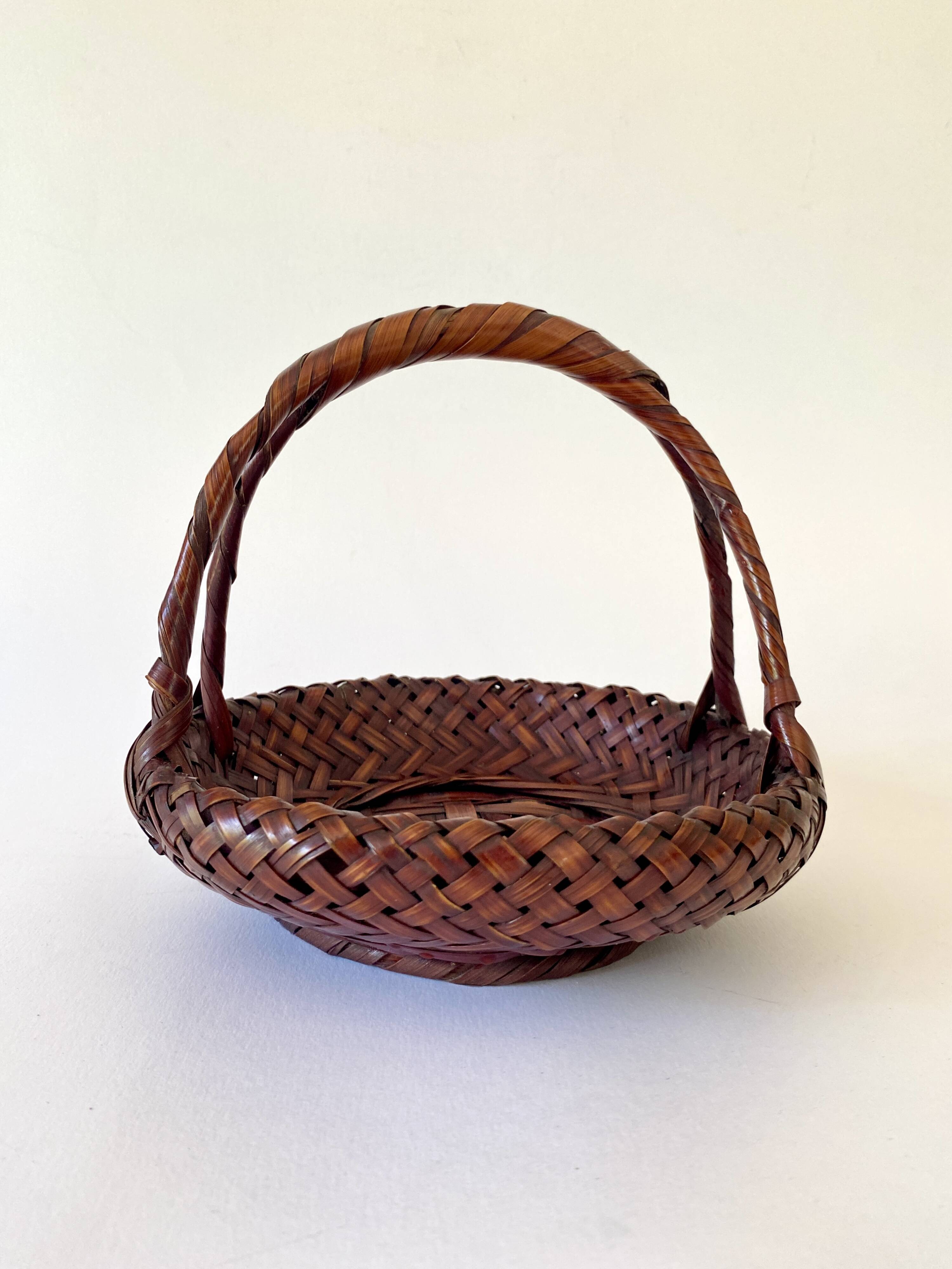 Panier japonais Ikebana en bambou tressé, 1960