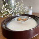 Butterfly frame naturalized curved glass