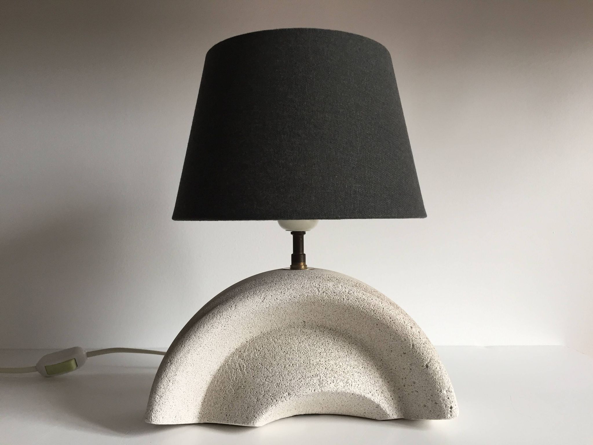 Lampe béton cellulaire façon Albert Tormos
