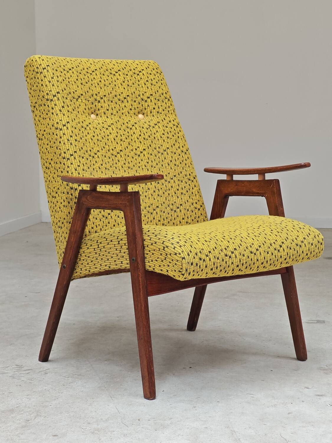 Pair of Yellow armchairs by Jaroslav Smidek for Ton (Thonet) Expo 58