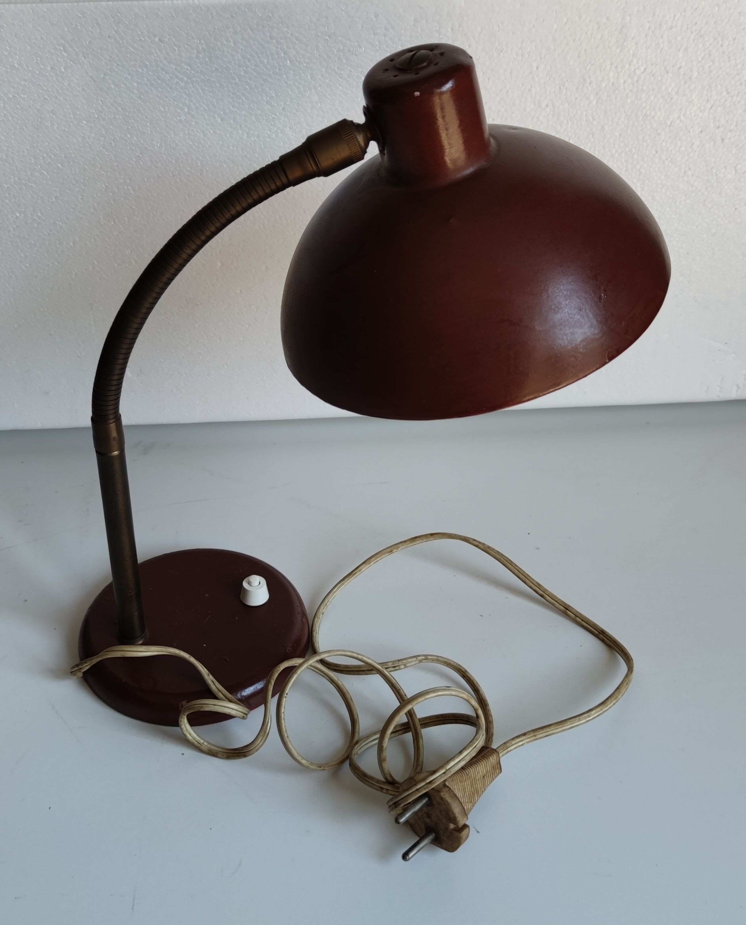 Desk lamp