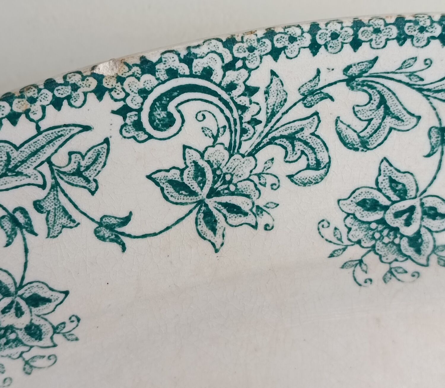 Oval iron earth dish Saint Amand