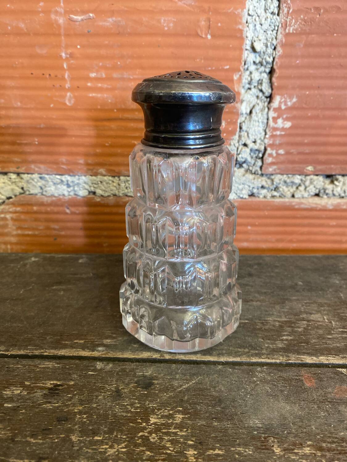 Saupoudreuse Sucrier Ancien Verre Moulé + Bouchon Métal Argenté Vintag