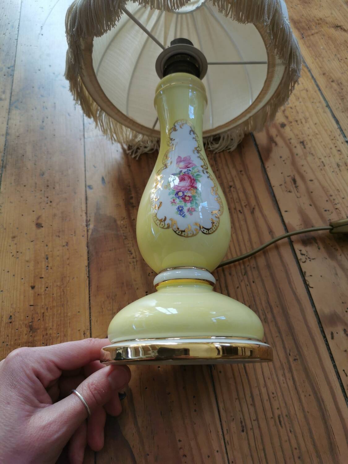 Porcelain table lamp