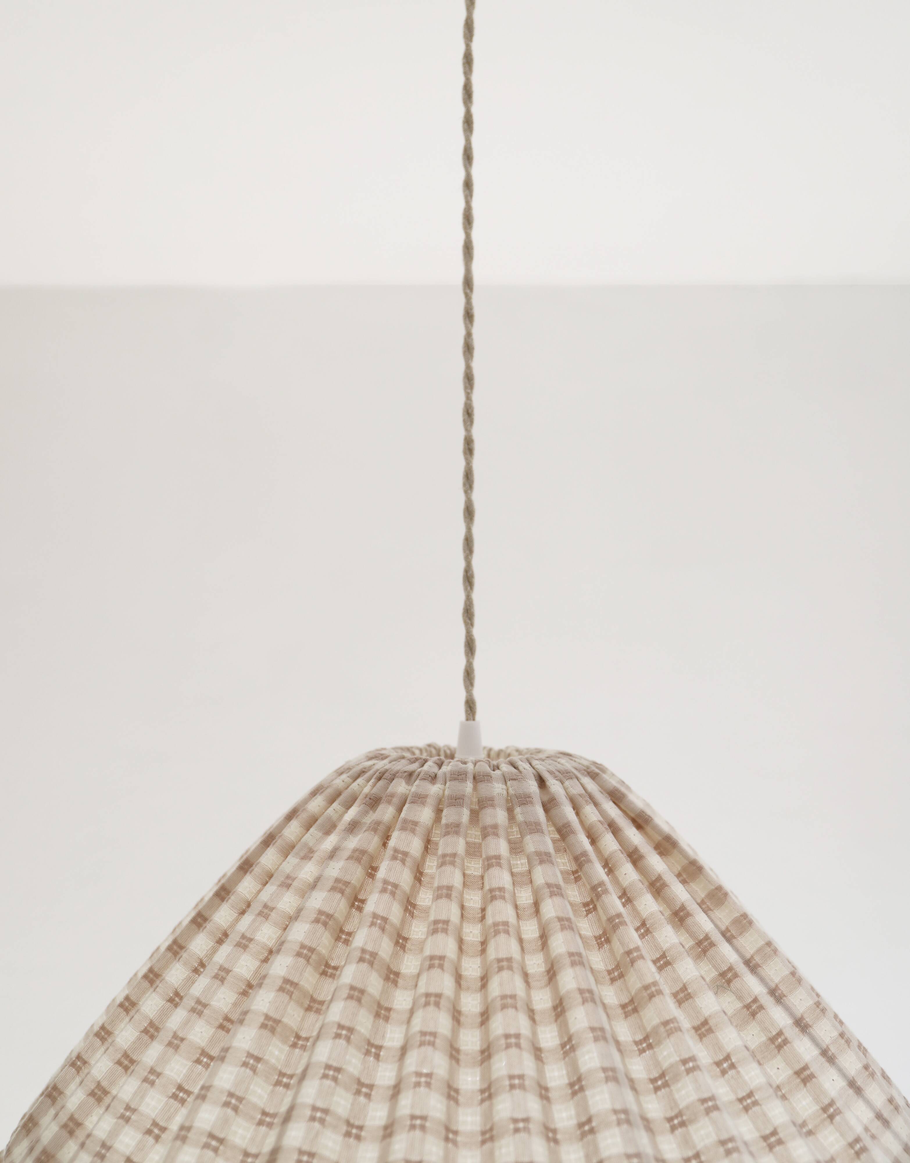 Vichy pendant light, conical shape "Malala Vichy sand and off-white"