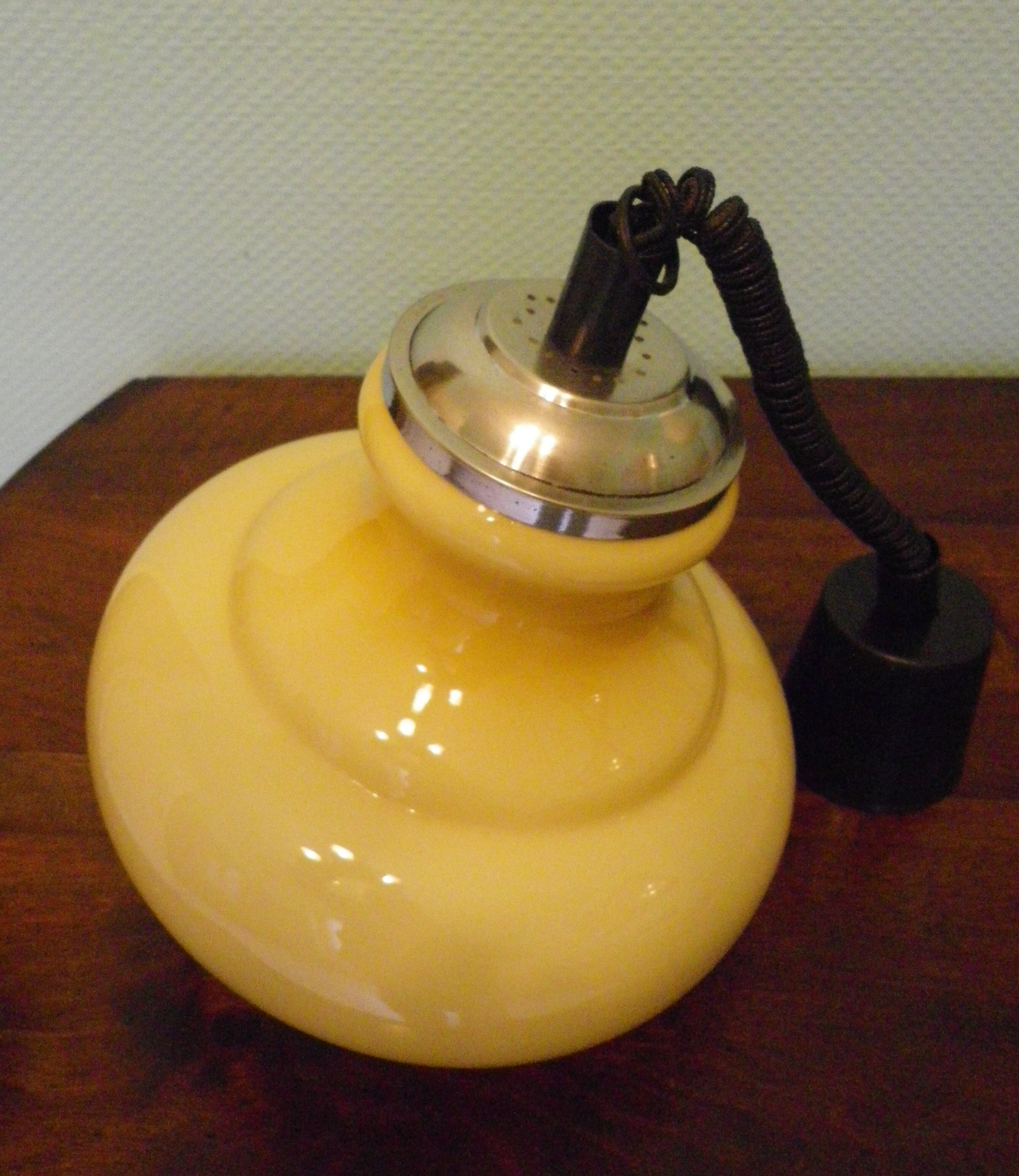 Suspension up and down, opaline lampshade, chrome metal, volvit system