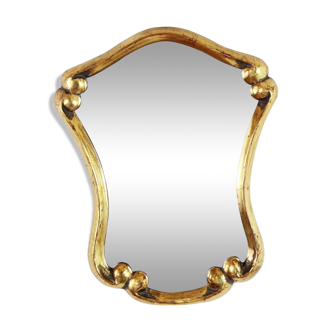 Miroir en bois doré à la feuille