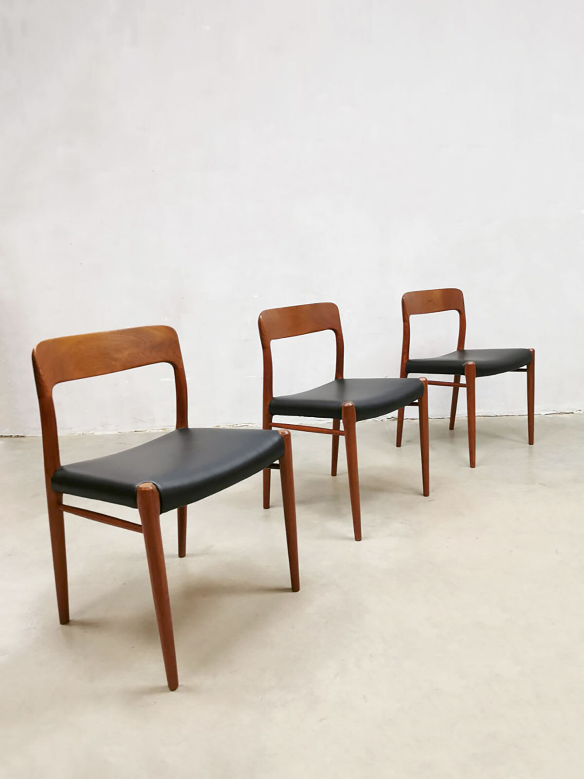 Midcentury design dining chairs Niels Moller Møbelfabrik