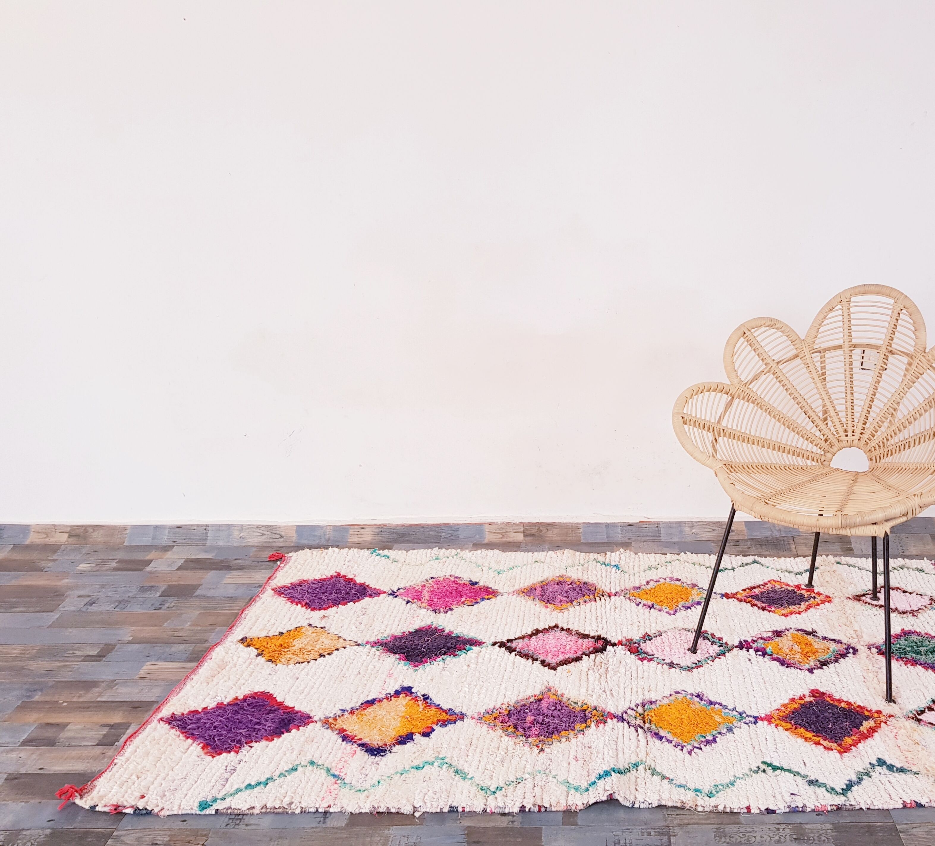 Vintage rug boucherouite 205x120 cm