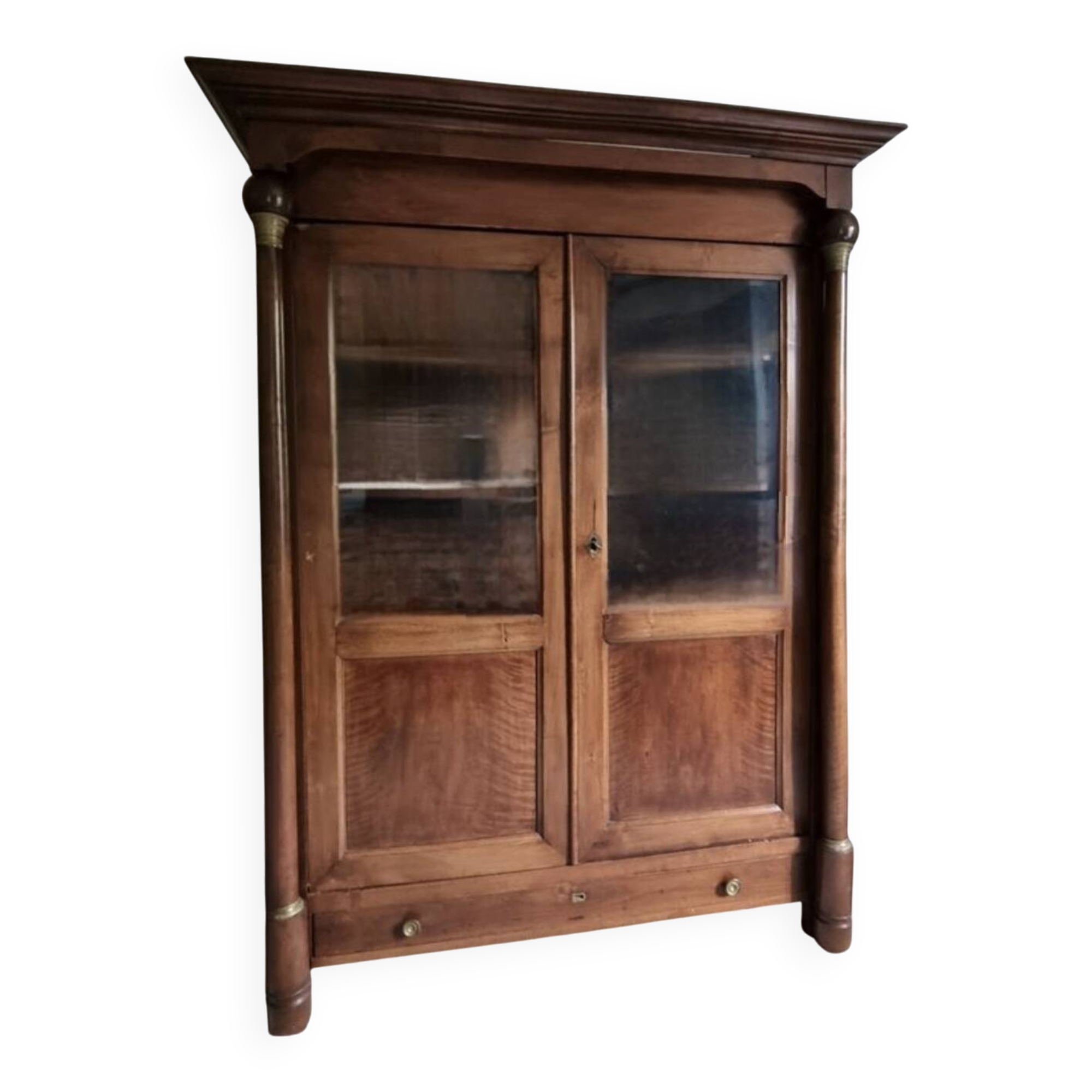 Armoire Empire avec colonnes ornées de bronze