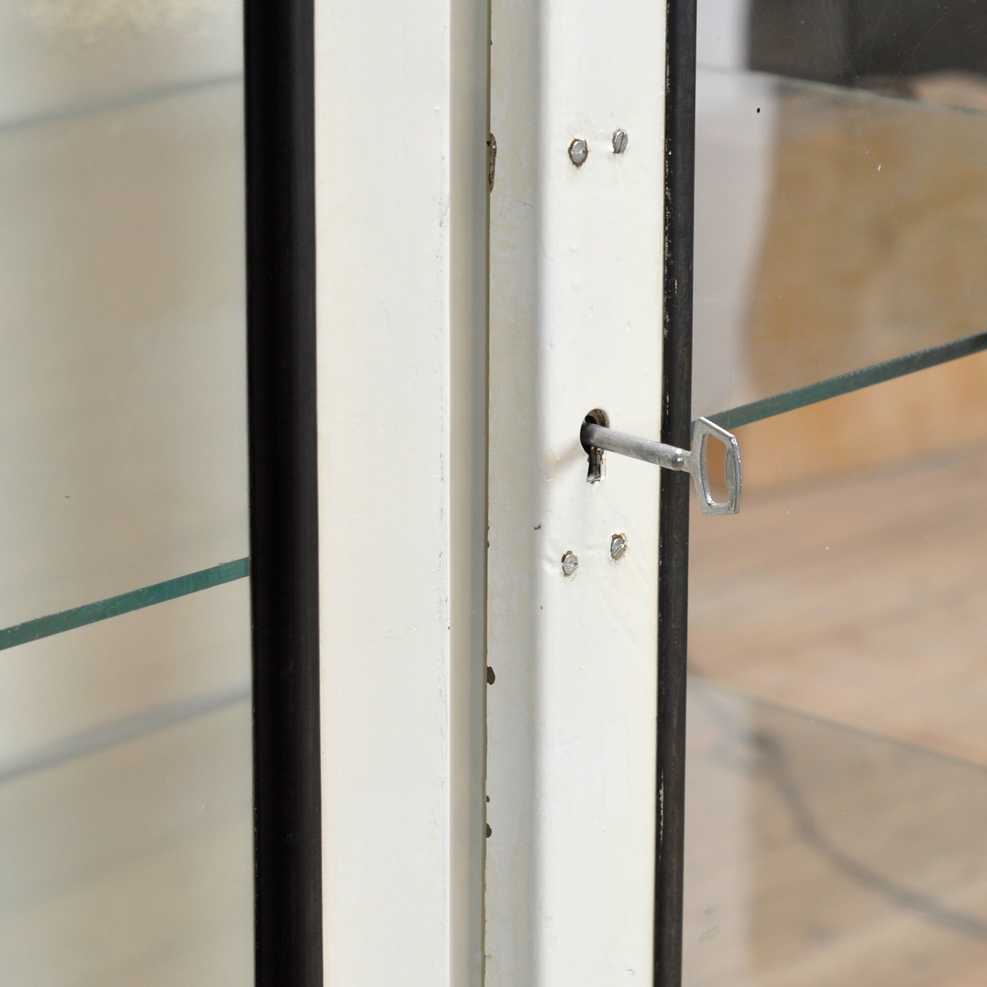 Cabinet médical vintage, années 1970
