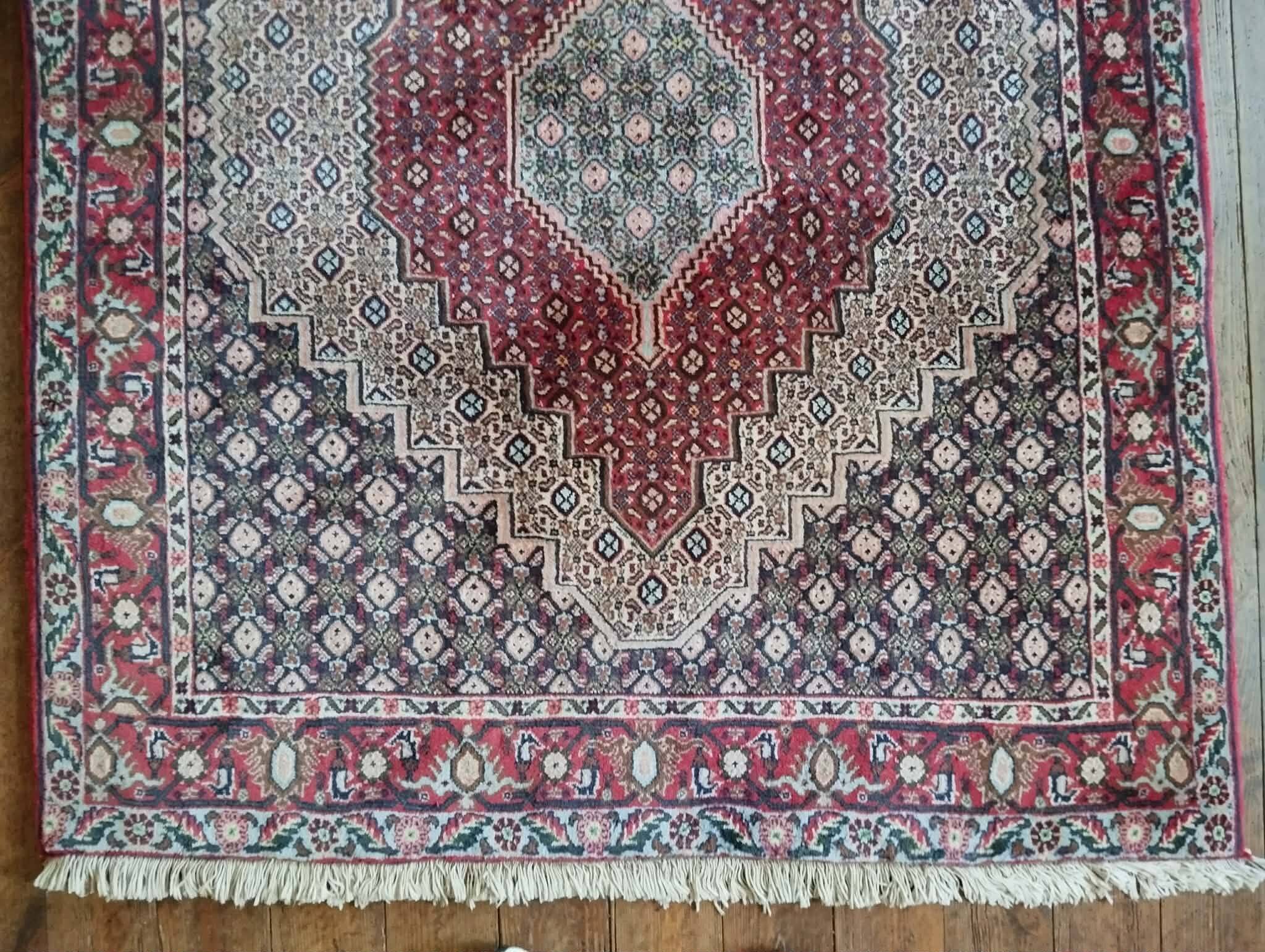 Handmade Persian Senneh rug 150x121cm