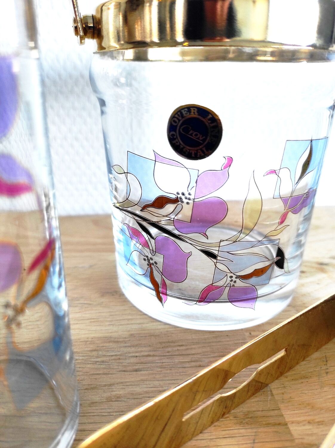 Crystal glasses and ice bucket