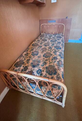 Read a vintage natural rattan bed – 90 × 190 cm – 1970s