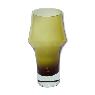 Riihimaen Lasi Oy green glass vase
