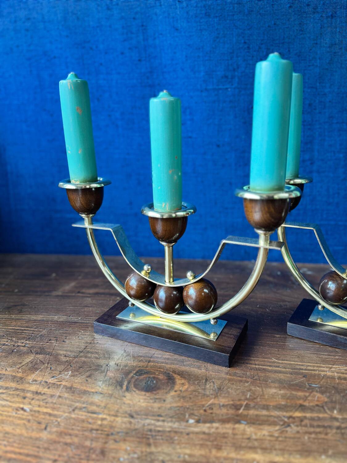 Pair of Art Deco candlesticks in brass and varnished wood, 1930s/1940s