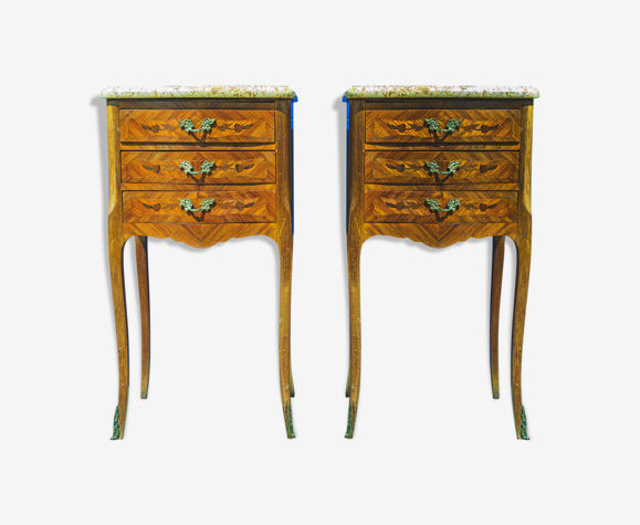 Paire tables de chevet en style Louis XV dessus marbre