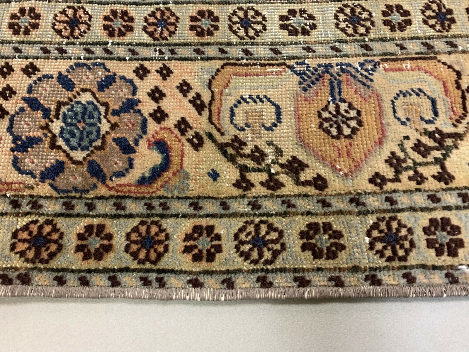 Distressed Turkish Rug 125x85 cm Vintage Shabby, Wool Tribal Pink, Beige Small