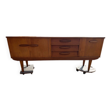 Enfilade Jentique en teck doré, bois brun, buffet de milieu de siècle au design des années 1960.