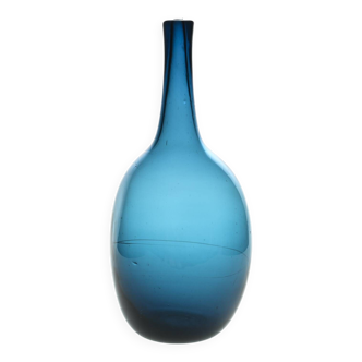 Grand soliflore en verre soufflé bleu par Nicolas Morin, 1981