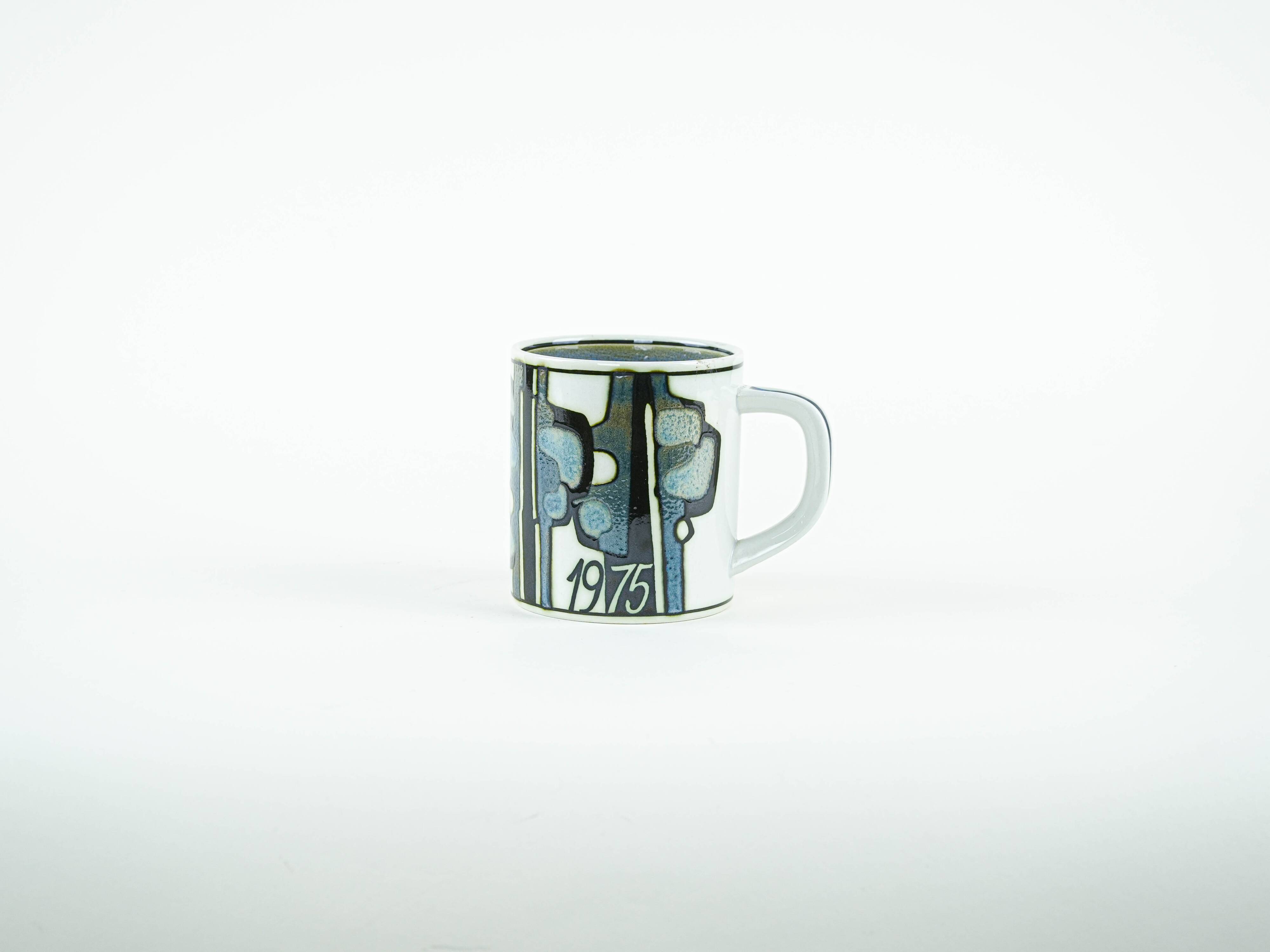 Ceramic mug, Danish design, 1975, designer: Bodil Buch, manufacturer: Royal