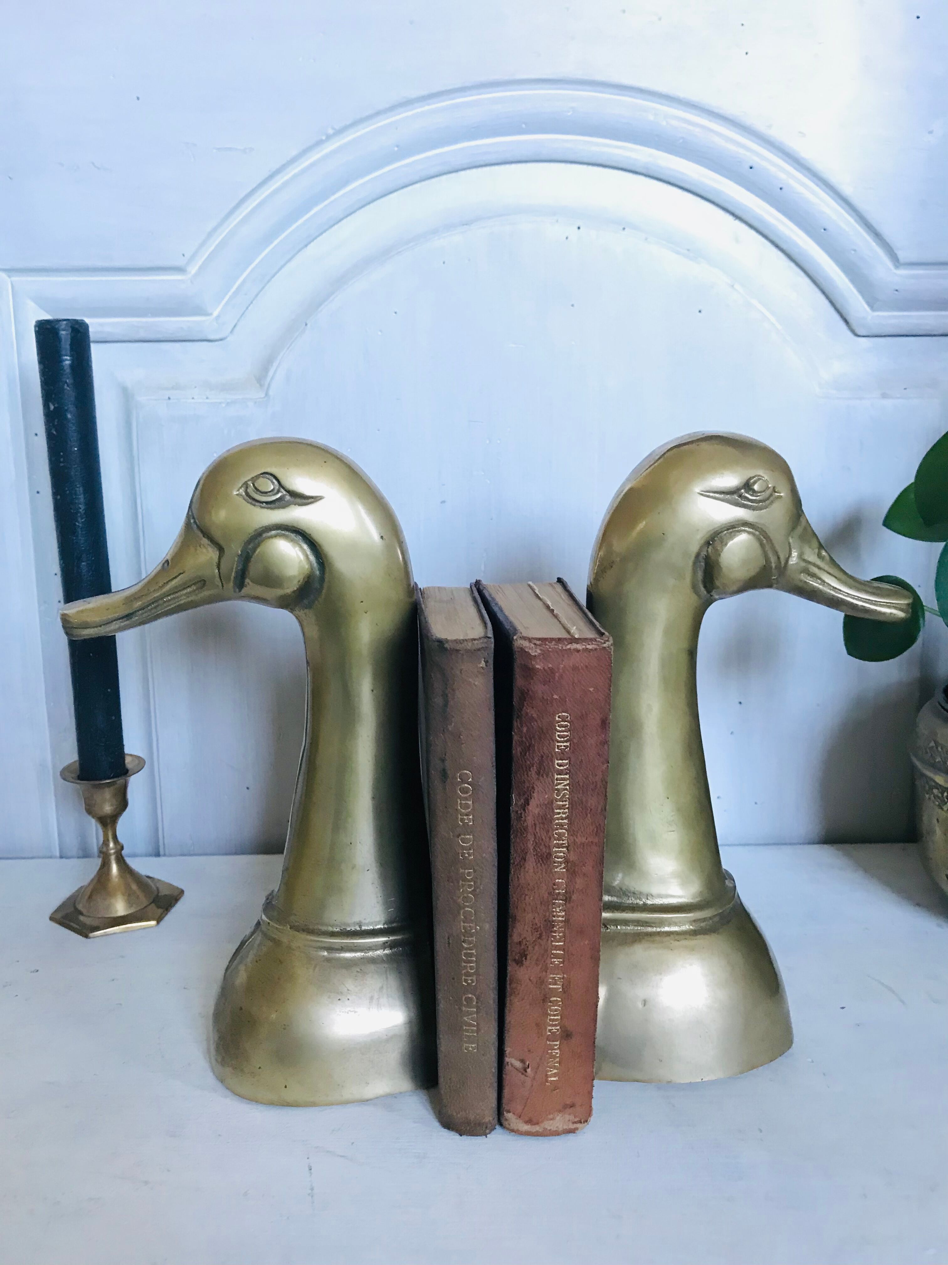 Pair of brass book ends 21cm