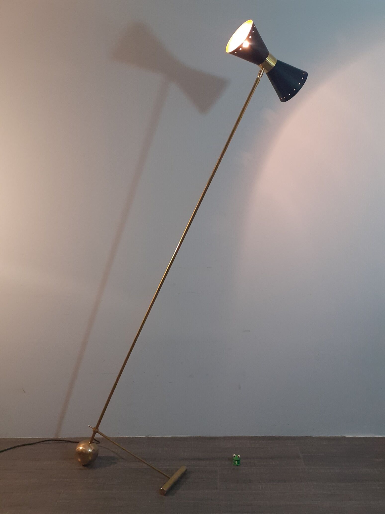 Italian Lamppost in Ball, Brass Spot diabolo double focus, Style 1950s