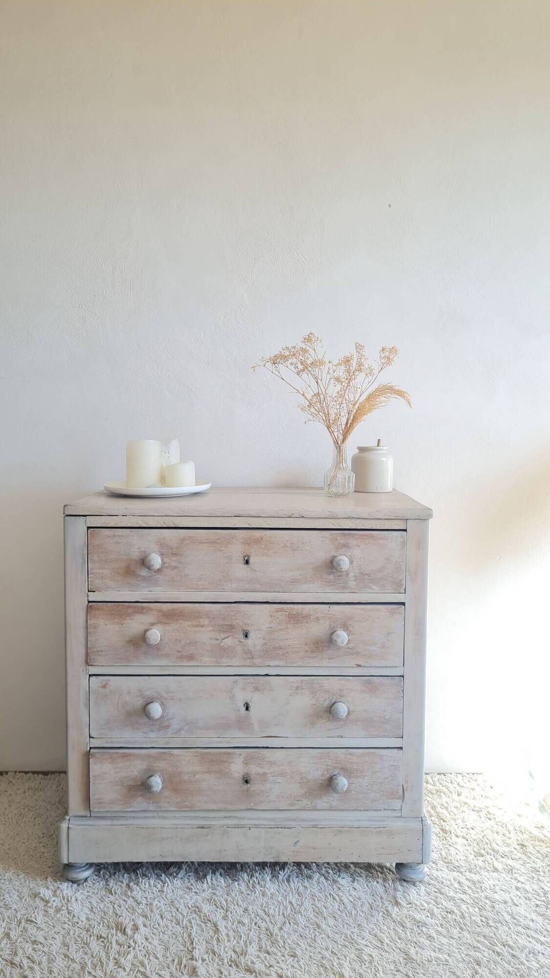 Antique English-style commode