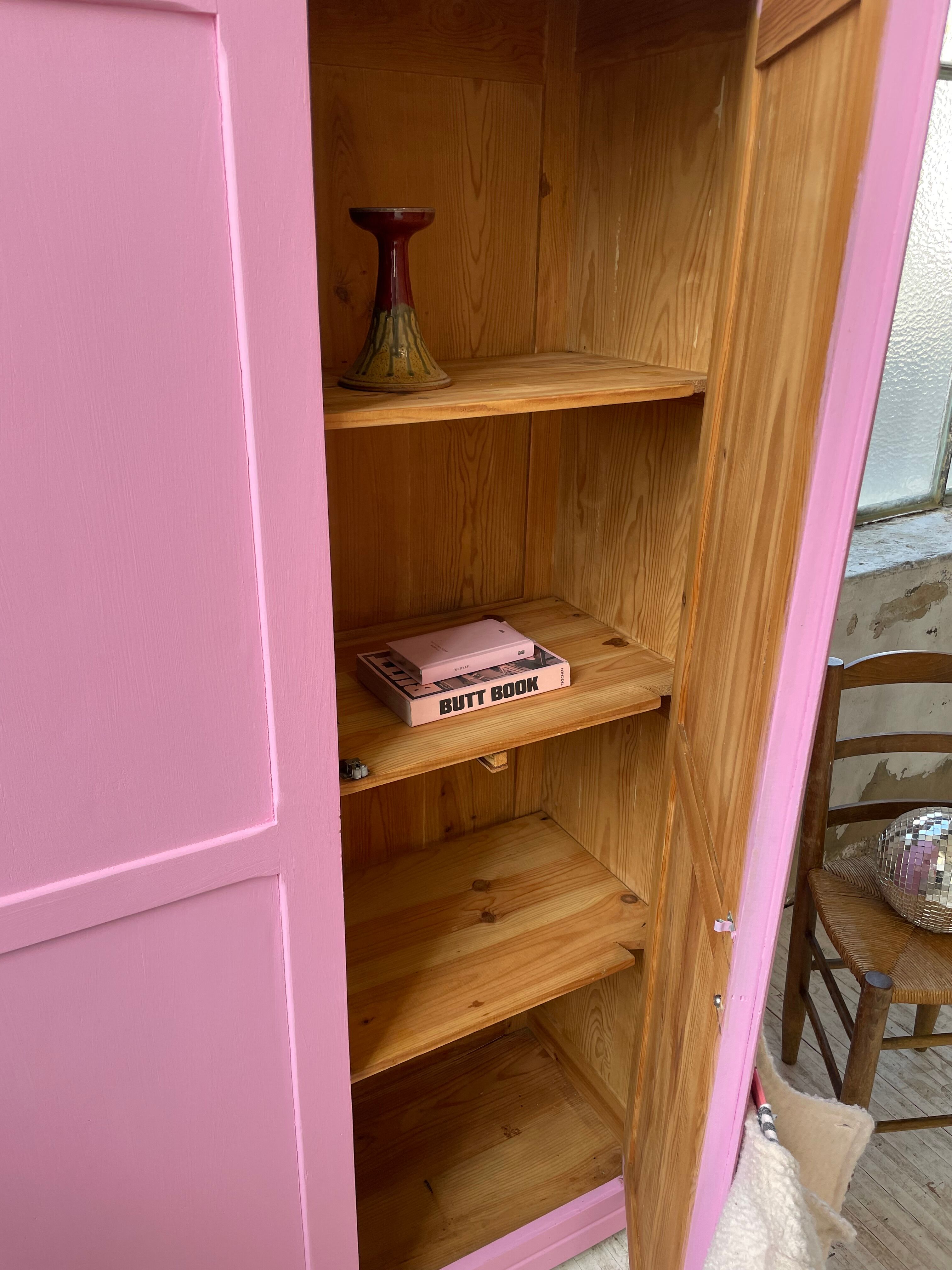 Pink knitted cabinet