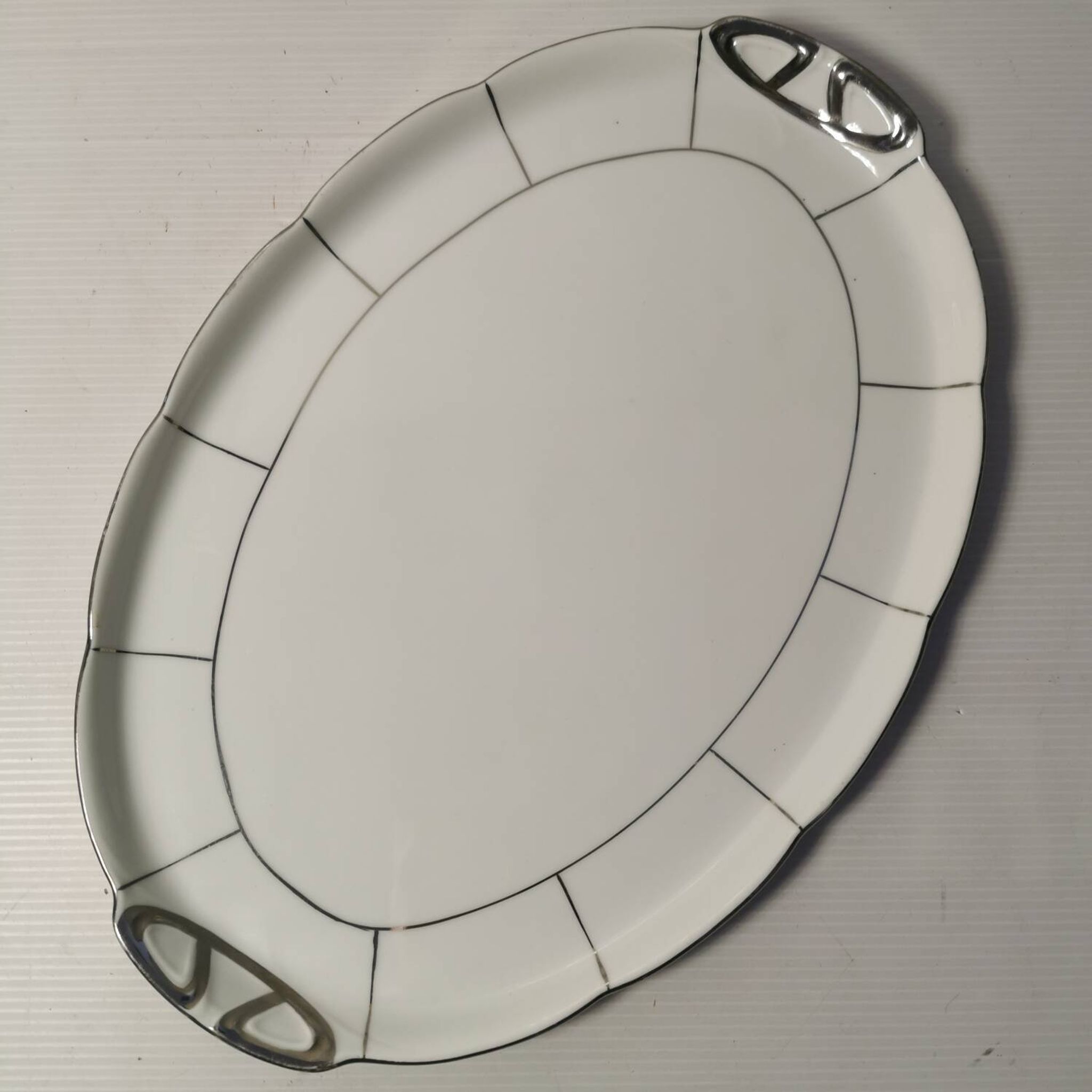 Large art deco serving dish in Czechoslovakian porcelain