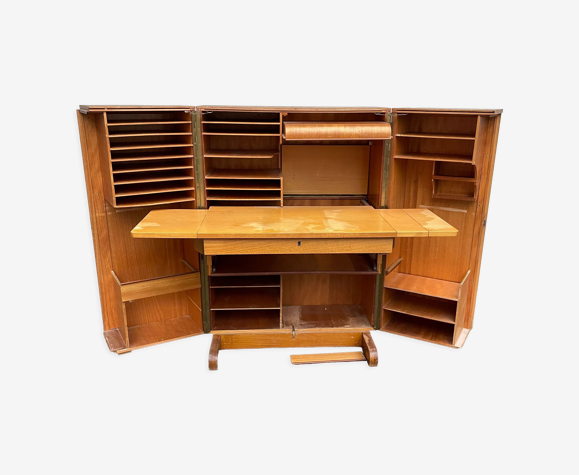 Secrétaire Suisse Magic Box par Mummenthaler & Meier