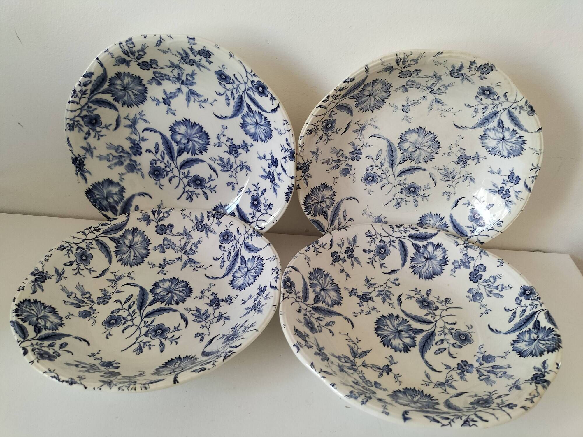 Set of 4 Gien and Enoch Wedgwood soup plates