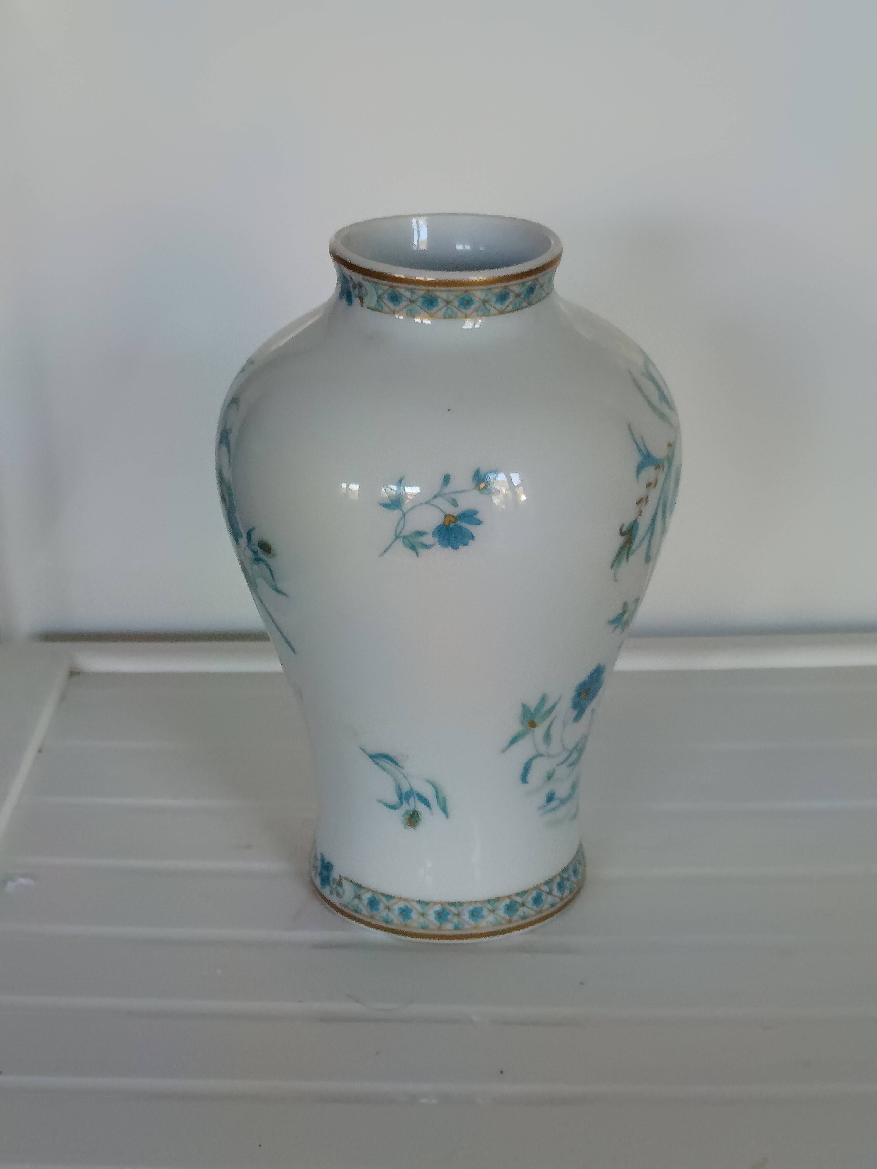 Haviland Limoges vase – Nankin turquoise and gold decoration – 17 cm