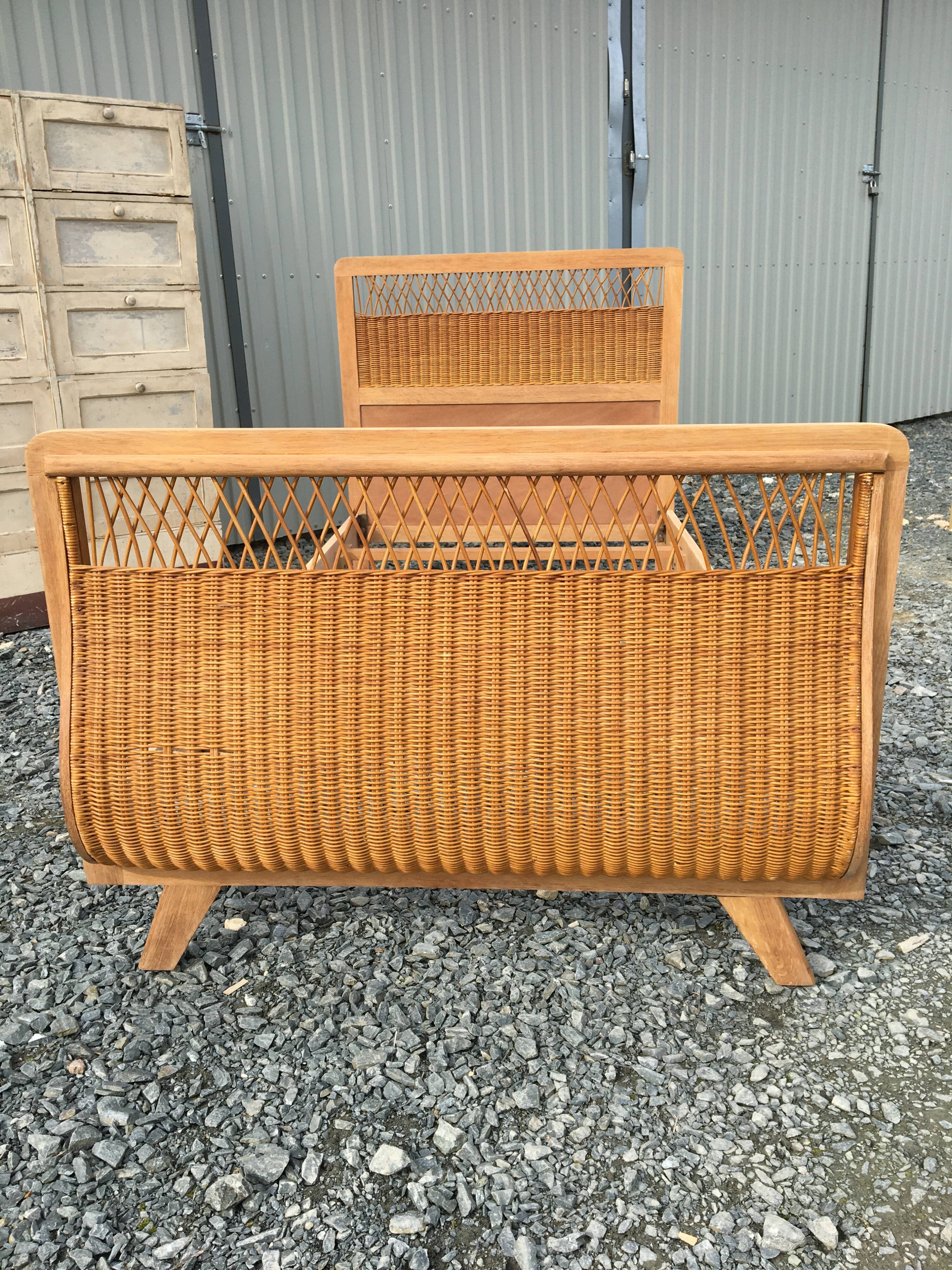 Rattan bed