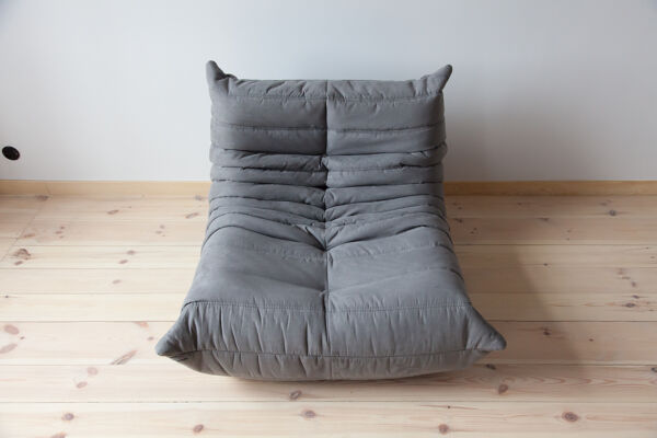 Canapé 2 places et fauteuil ''Togo'' modèle dessiné par Michel Ducaroy 1973