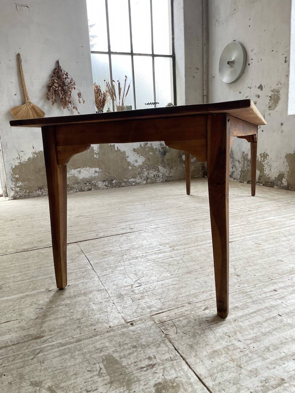 Farmhouse table with spindle legs 2.50m